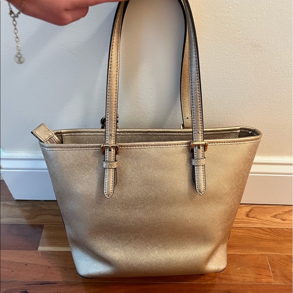 Michael Kors purse - Picture 2 of 9